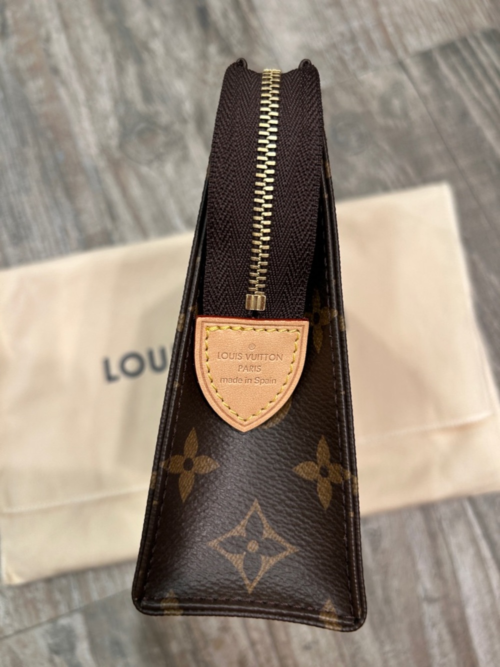 🖤 Louis Vuitton Monogram Toiletry 19 Pouch - Picture 4 of 9